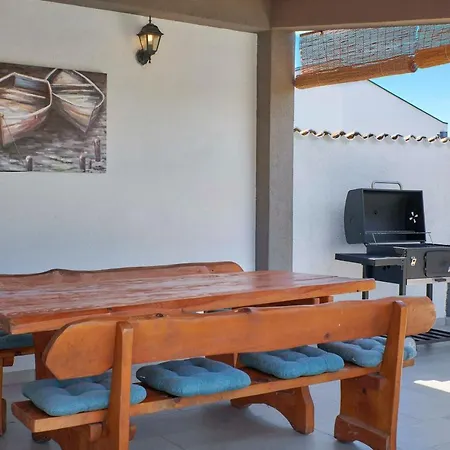 Vila Holiday House Emma With Private Pool For 6 People Burići