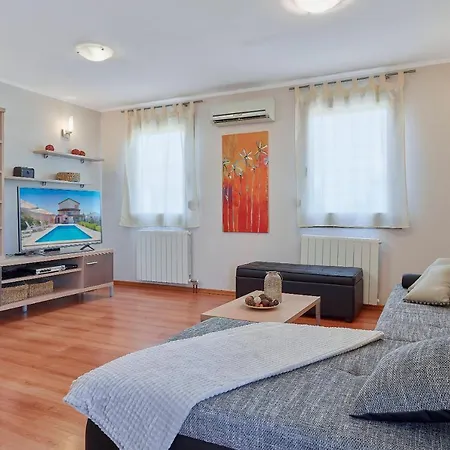 Holiday House Emma With Private Pool For 6 People *
