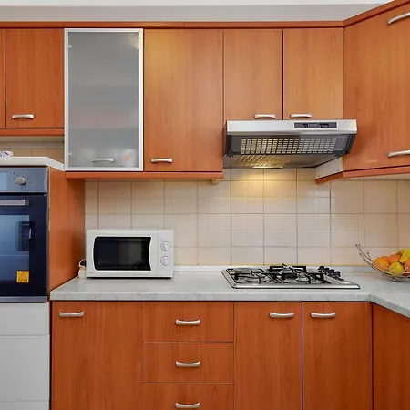 Vila Holiday House Emma With Private Pool For 6 People Burići