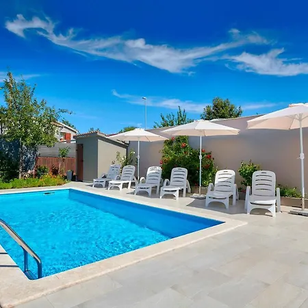 Holiday House Emma With Private Pool For 6 People Burići