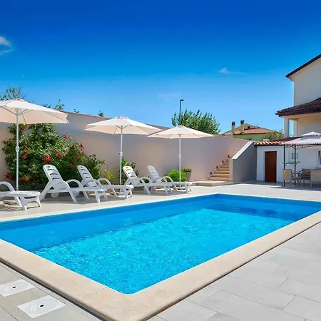 Vila Holiday House Emma With Private Pool For 6 People *