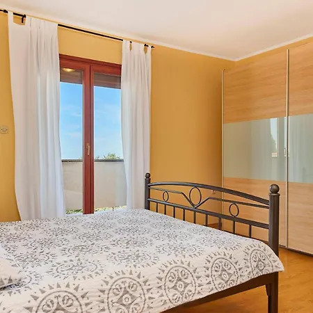 Holiday House Emma With Private Pool For 6 People Vila