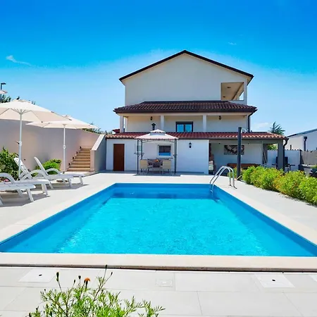 Holiday House Emma With Private Pool For 6 People *
